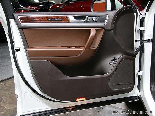 2014 Volkswagen Touareg LUX